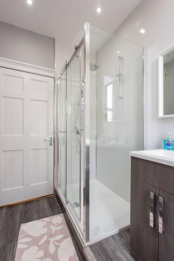 Stunning 2-Bed Apartment In Central EDI Exterior photo